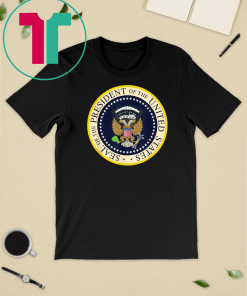 Fake Presidential Seal 45 Es Un Titere Puppet Funny T-Shirt
