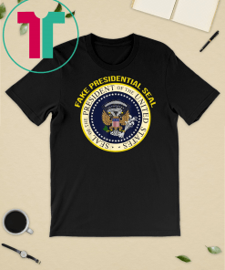 Fake Presidential Seal 45 Es Un Titere Puppet Trump T-Shirt
