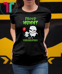 Proud Mummy Mom With Kid Halloween Of A Kindergarten T-Shirt