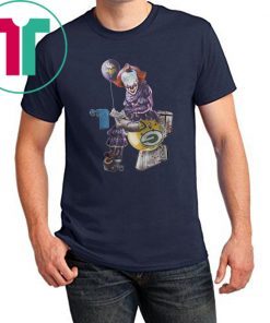It pennywise minnesota vikings sitting on green bay packers shirt