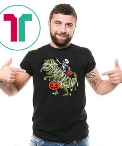 Skeleton riding t-rex halloween Tee Shirt