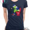 CHICAGO CUBS GRINCH SANTA SITTING ST LOUIS CARDINALS CHICAGO WHITE SOX MILWAUKEE BREWERS SHIRT