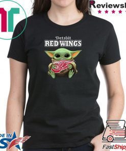 Baby Yoda Hug Detroit Red Wings Shirt