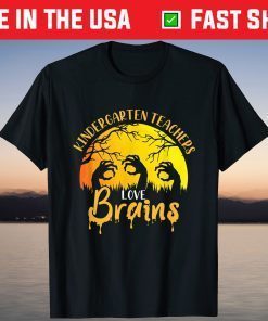 Kindergarten Teachers Love Brains Halloween School 2021 Tee Shirt