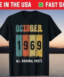 Vintage Born in October 1969 52st Birthday 52 Years Old Tee Shirt