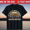 39 Years Old Of Being Awesome Born in November 1982 T-Shirt