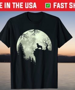 Golden Retriever Dog and Moon Howl In Forest Dog Halloween T-Shirt