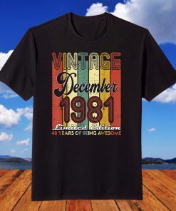 40 Years Old December 1981 40th Birthday Decorations T-Shirt