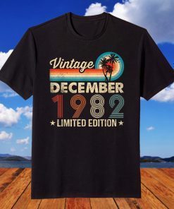 Vintage December 1982 39th Birthday 39 Year Old T-Shirt