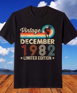 Vintage December 1982 39th Birthday 39 Year Old T-Shirt