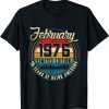 Distressed Retro February 1976 46th Birthday 46 Years Old Classic T-Shirt