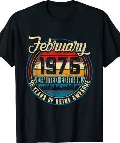 Distressed Retro February 1976 46th Birthday 46 Years Old Classic T-Shirt