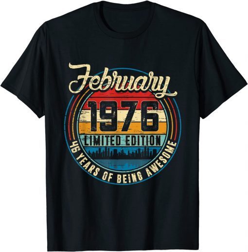 Distressed Retro February 1976 46th Birthday 46 Years Old Classic T-Shirt