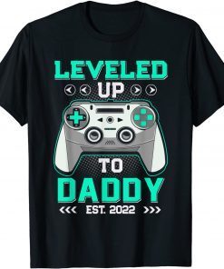 Promoted To Daddy EST. 2022 Leveled Up To Daddy Dad Classic T-Shirt