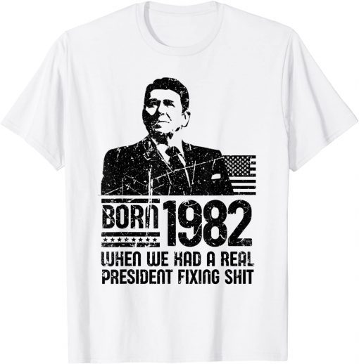 40 Year Old Born In 1982 Reagan Anti Biden Unisex T-Shirt