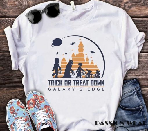 Trick Or Treat Down Galaxy's Edge Star Wars Darth Vader T-Shirt