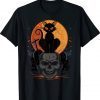 Cute Halloween Gothic Black Cat Standing On Skull Art T-Shirt