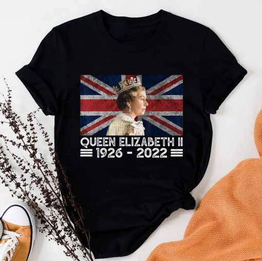 Rip Queen Elizabeth 1926-2022 Memories Elizabeth UK Flag T-Shirt