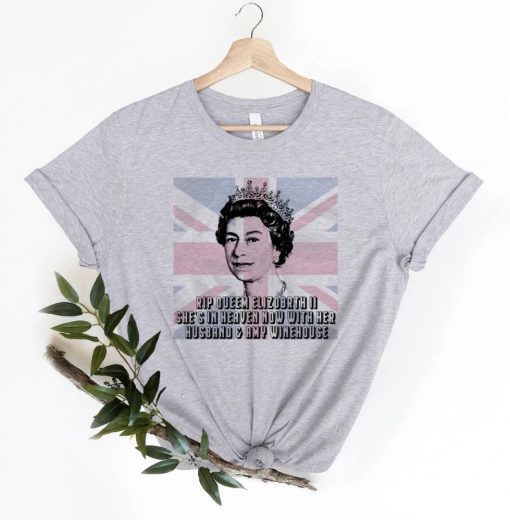 RIP Queen Elizabeth II 1952-2022 Queen’s Crown Tee Shirt