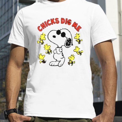 Snoopy Peanuts chicks dig me Tee Shirt