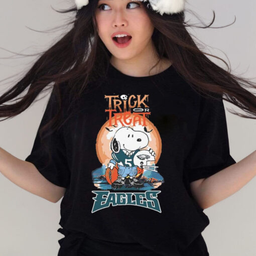 Trick Treat Snoopy Teams Philadelphia Eagles NFL T Shirt