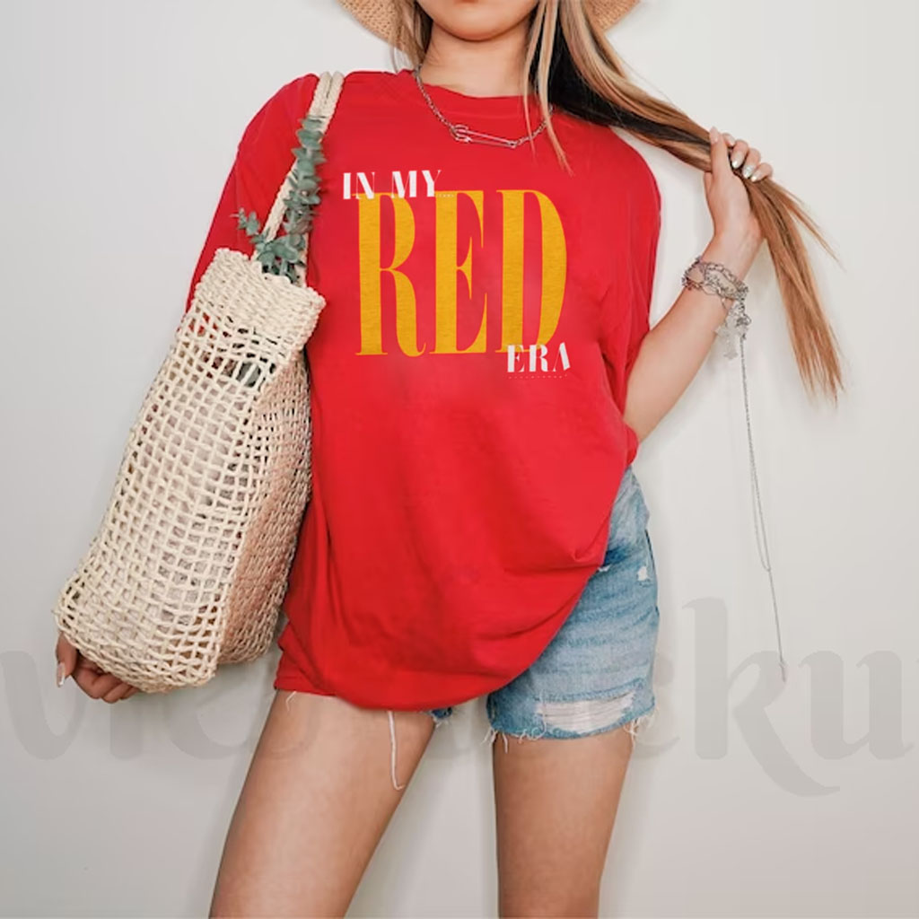 Taylor Swift Themed Chiefs In My Red Era Shirt Men T-Shirt - ShirtsOwl  Office